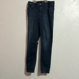 Women’s simply Vera skinny jeans. Size 10. Great shape